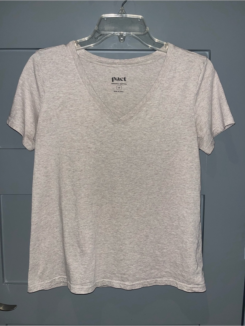 Pact Women's Light Tan V-Neck Short Sleeve Tee Sz S